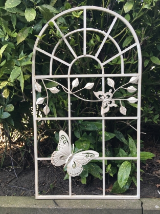 Butterfly window model, metal old-white-rust